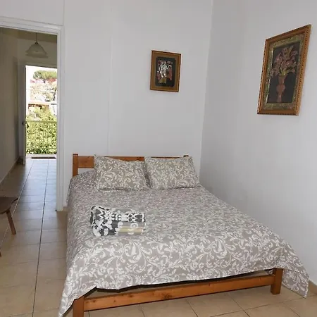 Hermes -1 アパート *